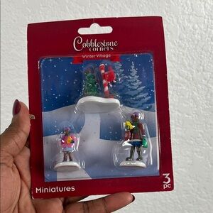 Cobblestone Corners Winter Village Christmas Figurine 3 Piece Set Gift Holiday
